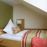 Neuwarft Altbau Hotel 3*