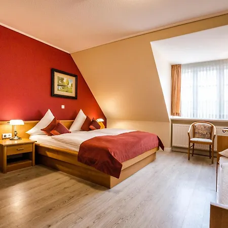 Hotel Neuwarft Altbau 3*