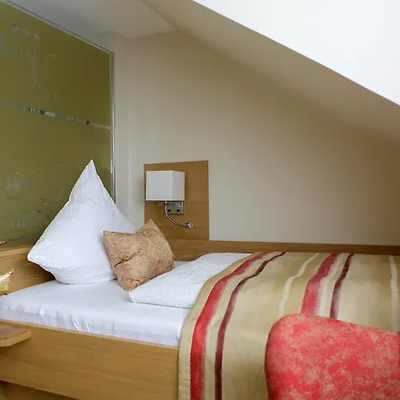 Neuwarft Altbau Hotel 3*