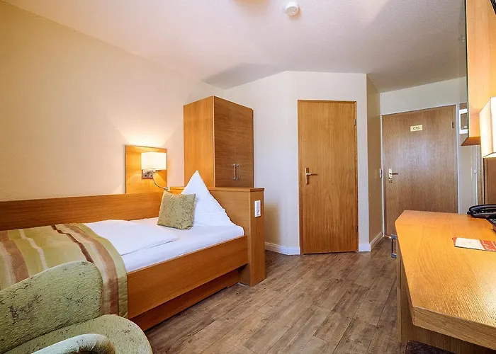 Neuwarft Altbau Hotel 3*